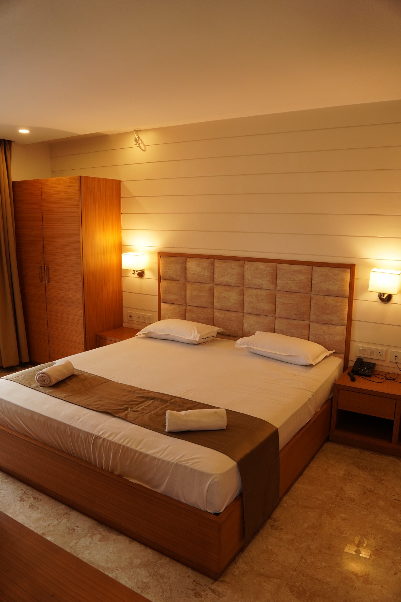 Lake view room